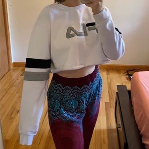 Cropped Urban Outfitters Fila Sweatshirt